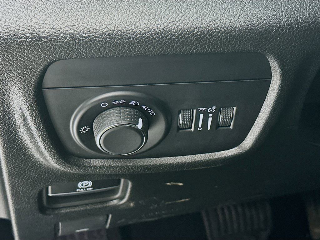 Certified 2024 Jeep Grand Cherokee Altitude image 16