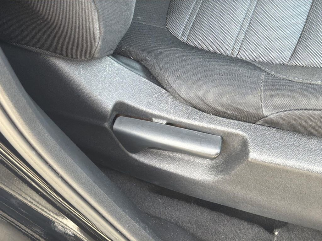 Used 2017 Honda CR-V EX image 31