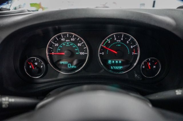 Used 2017 Jeep Wrangler Unlimited Sahara w/ Connectivity Group AWD/4WD image 5