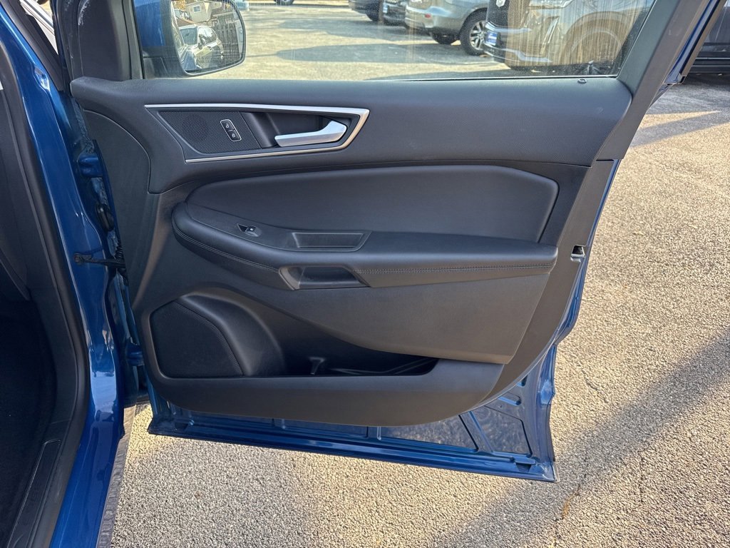 Used 2024 Ford Edge SEL image 9