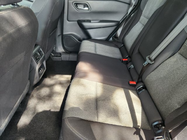 Used 2025 Nissan Rogue SV FWD image 25