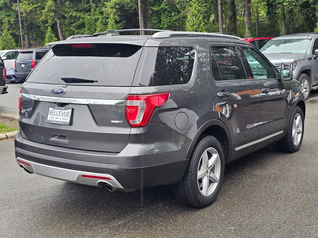 Used 2016 Ford Explorer XLT w/ Equipment Group 202A AWD/4WD image 5