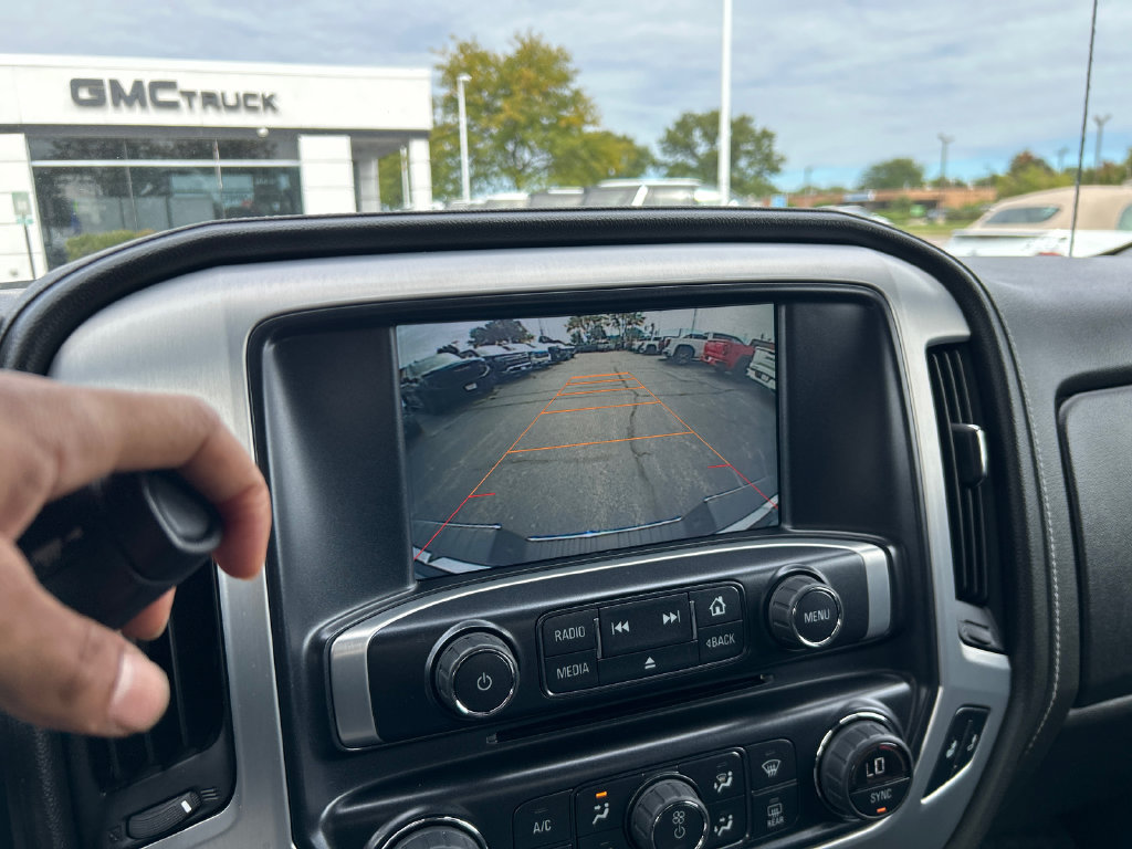 Certified 2015 GMC Sierra 1500 SLT w/ SLT Crew Cab Value Package AWD/4WD image 26