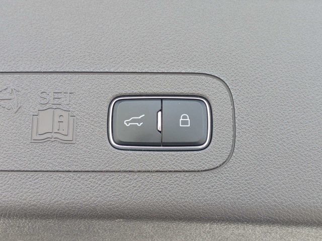 Used 2021 Lincoln Aviator Reserve w/ Equipment Group 202A AWD/4WD image 13