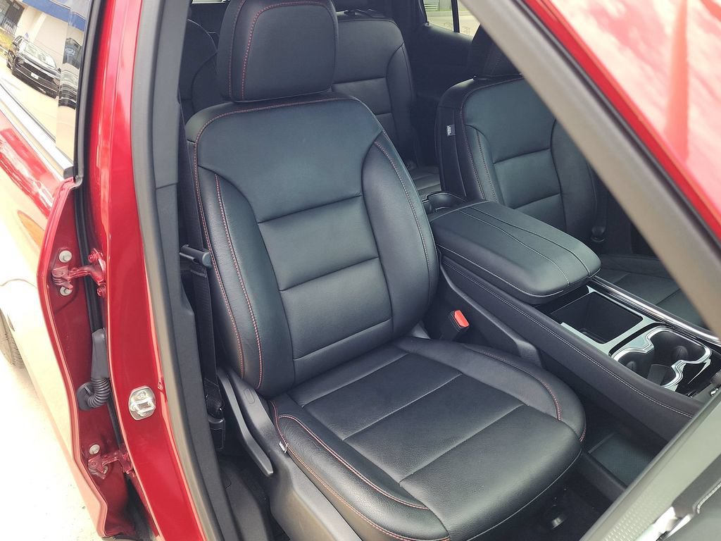 Used 2025 Chevrolet Traverse LT FWD image 25