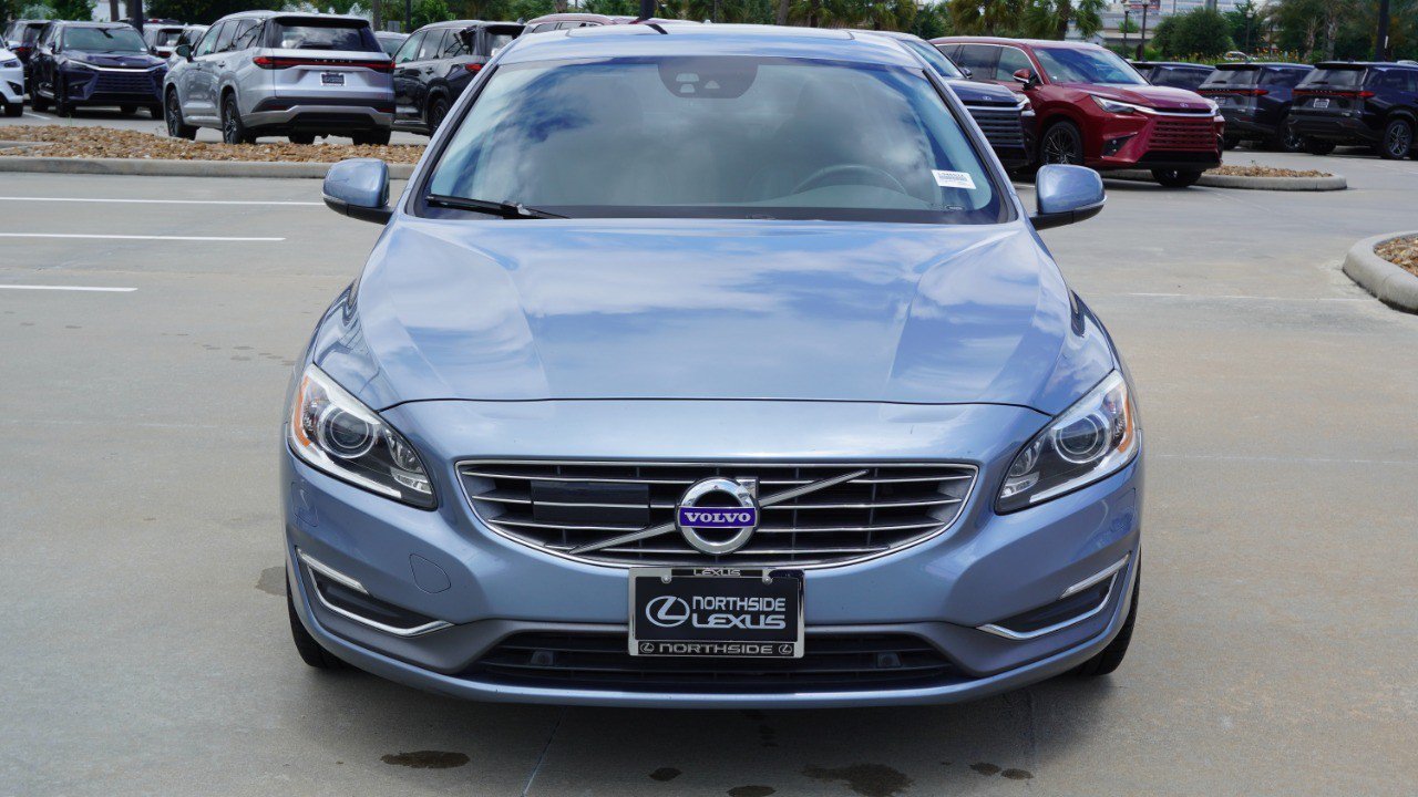 Used 2017 Volvo S60 T5 Inscription Platinum FWD image 2