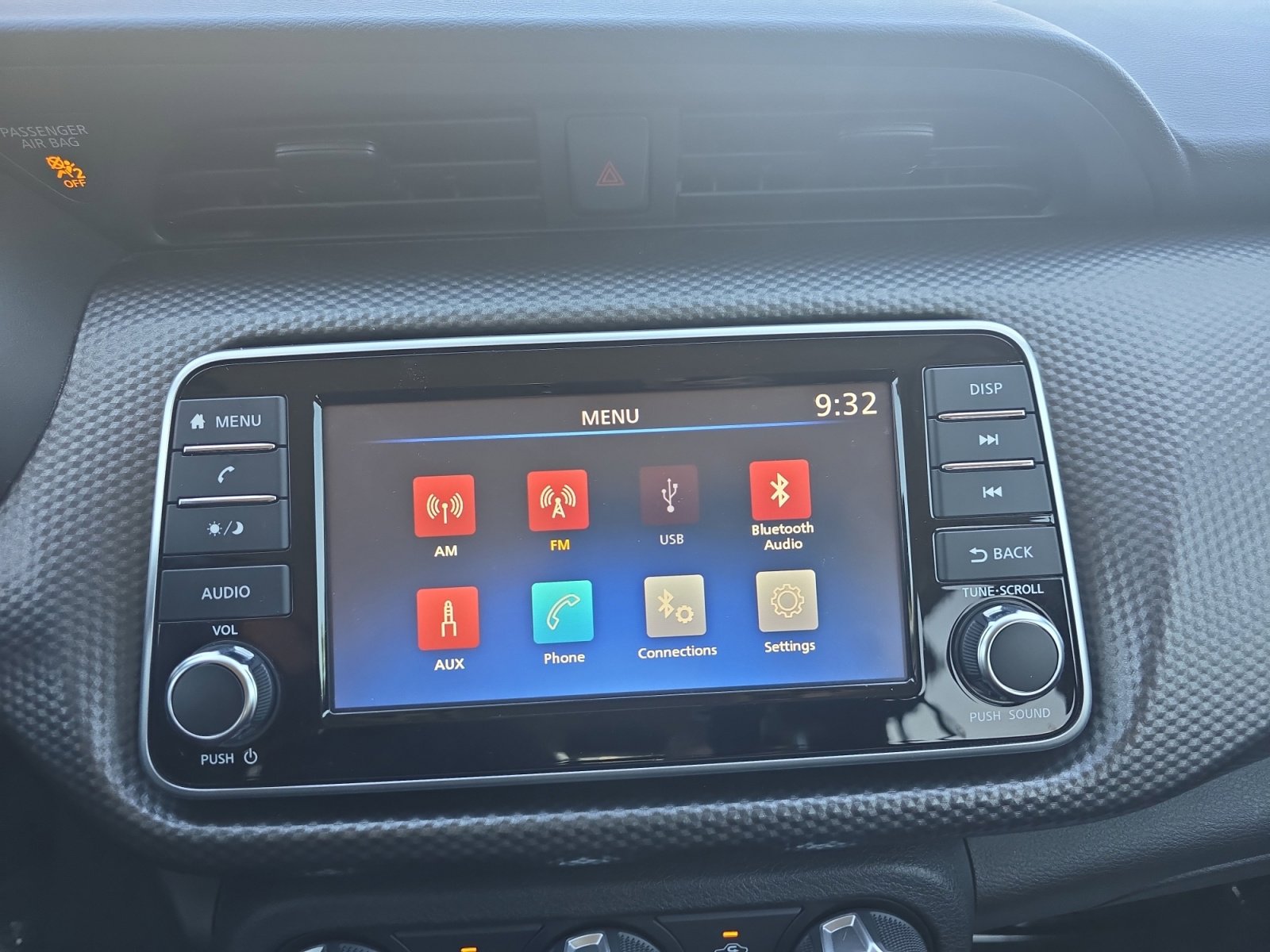 Used 2019 Nissan Kicks S image 16