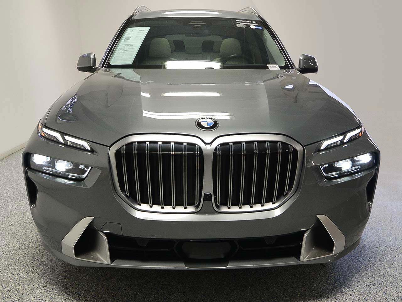 Certified 2024 BMW X7 xDrive40i w/ Premium Package image 2
