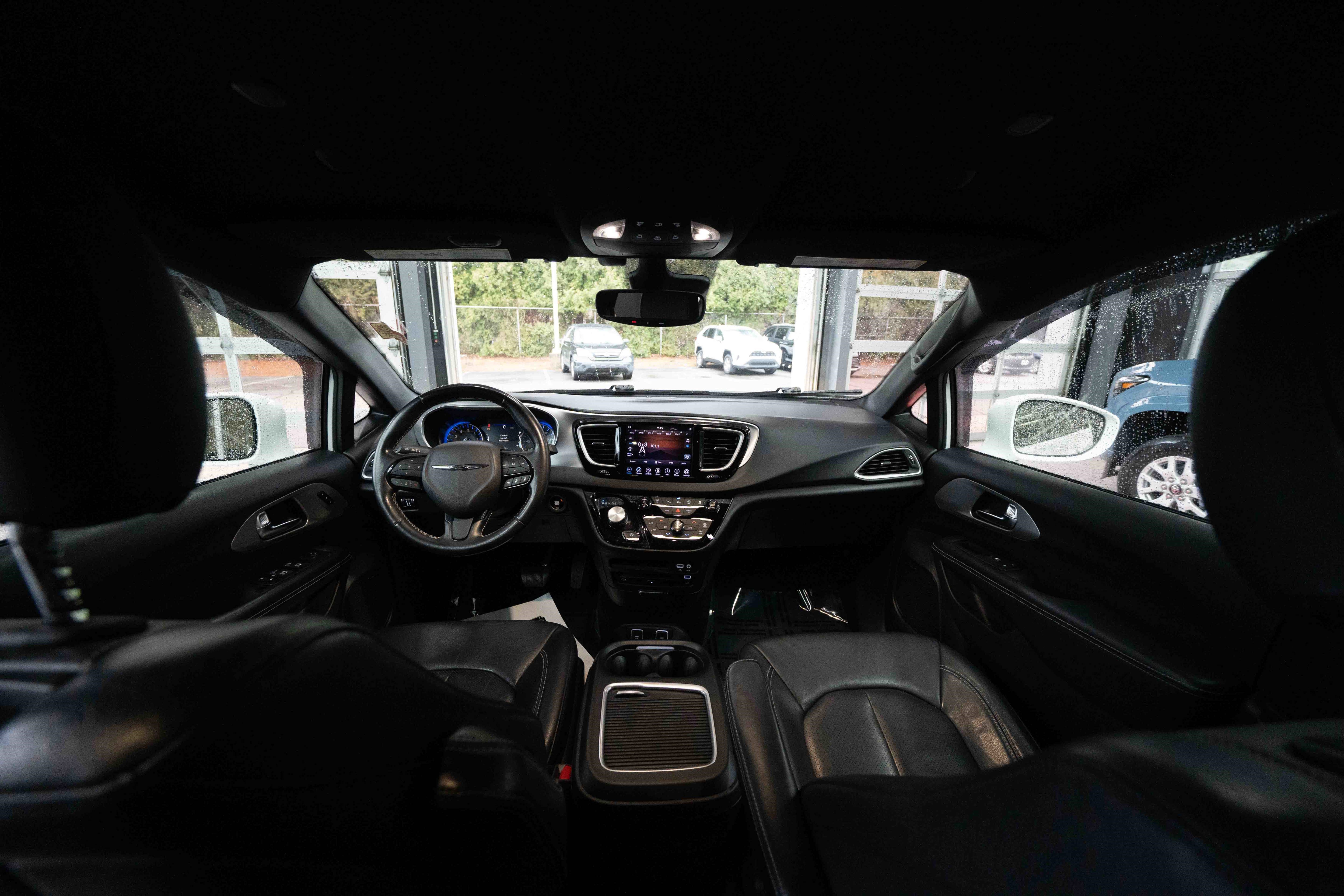 Used 2020 Chrysler Pacifica Touring-L Plus w/ Advanced Safetytec Group image 19