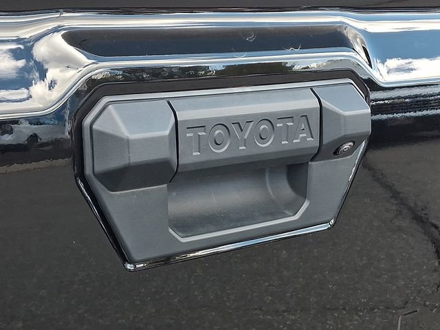 Used 2025 Toyota Tacoma TRD Off-Road image 33