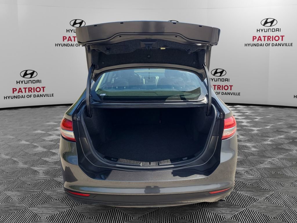 Used 2018 Ford Fusion SE FWD image 17