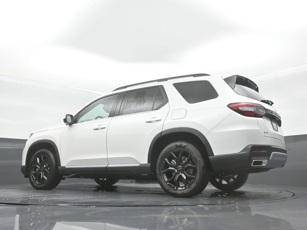 New 2025 Honda Pilot Touring image 17