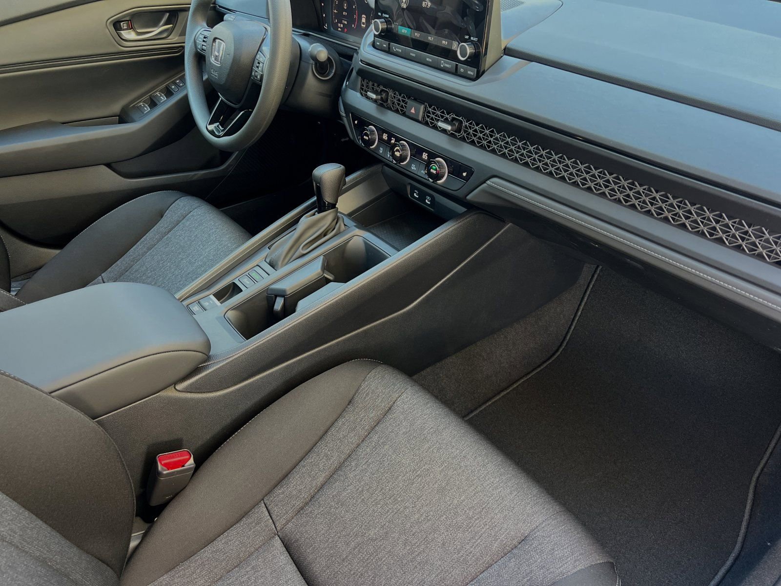 Certified 2025 Honda Accord SE image 15