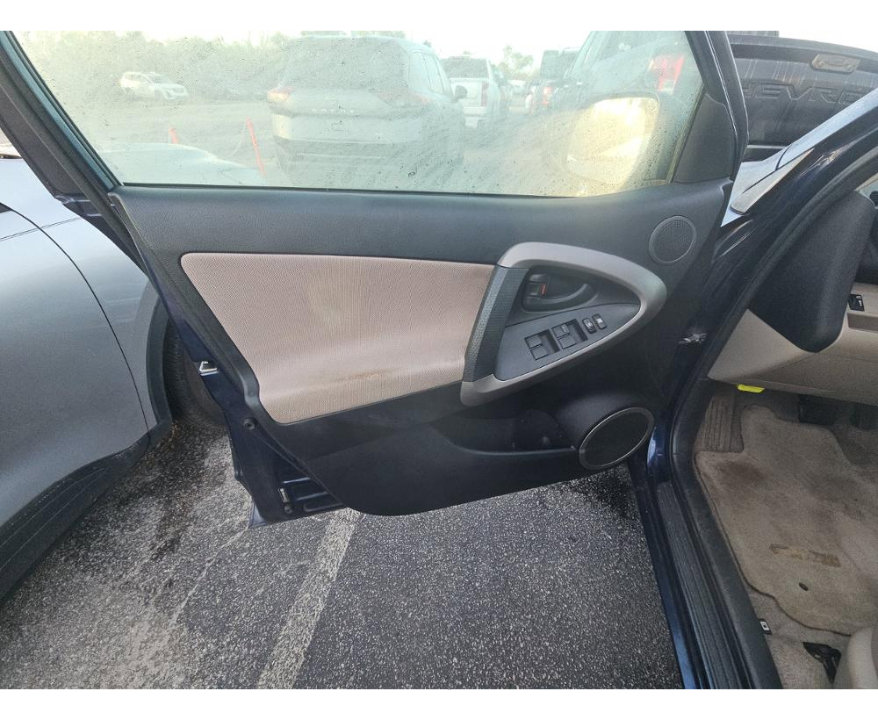 Used 2006 Toyota RAV4 4WD V6 image 11