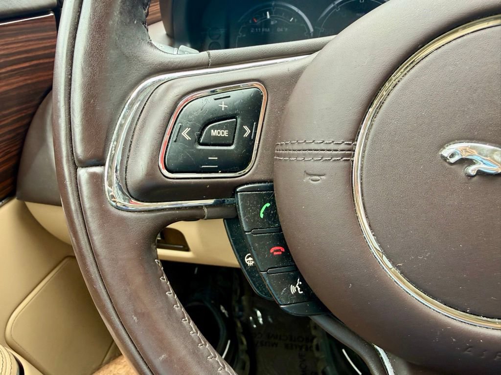 Used 2013 Jaguar XJ L Portfolio AWD/4WD image 26