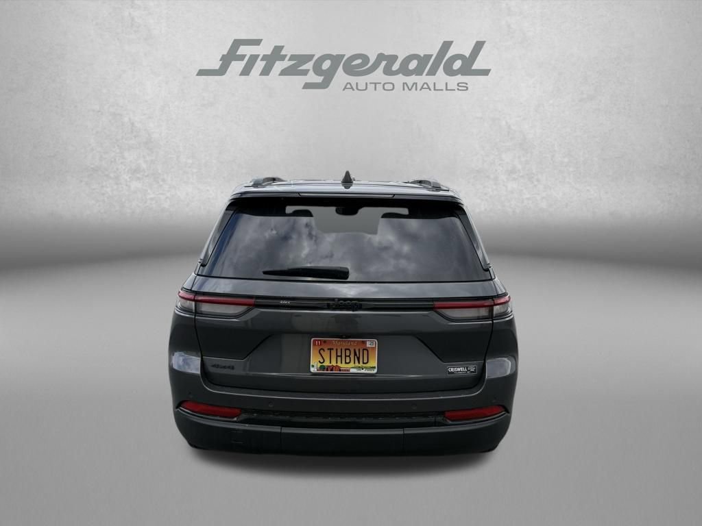 Used 2024 Jeep Grand Cherokee Altitude AWD/4WD image 6