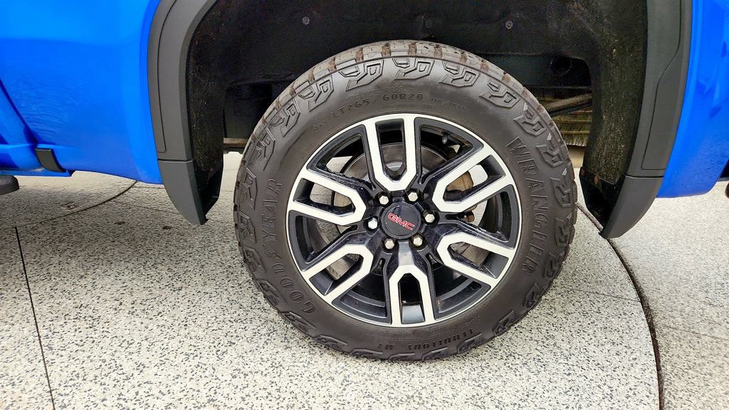 Used 2022 GMC Sierra 1500 AT4 w/ AT4 Premium Package AWD/4WD image 9