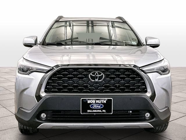 Used 2022 Toyota Corolla Cross XLE w/ Convenience Package AWD/4WD image 3