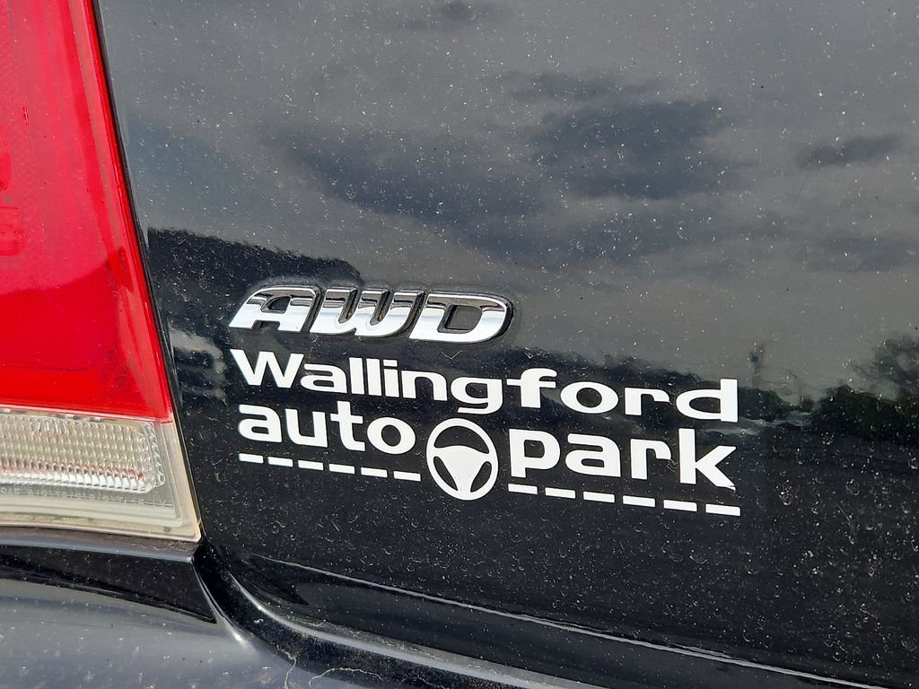 Used 2016 Chrysler 300 C image 30