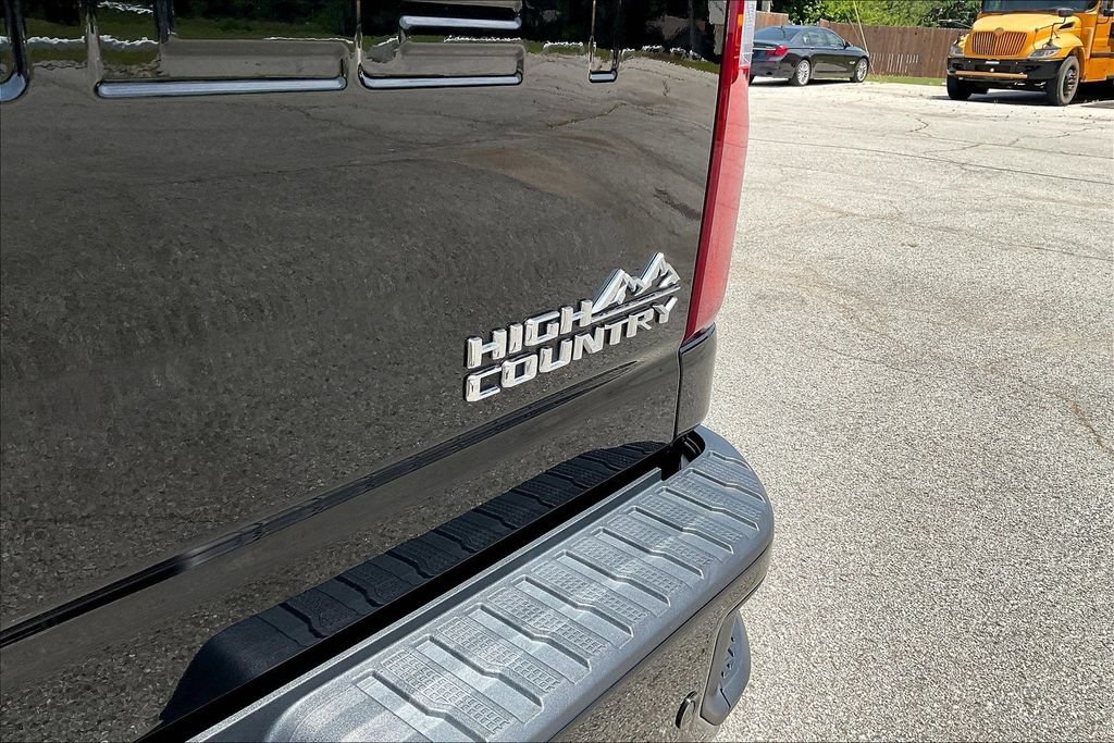 Used 2024 Chevrolet Silverado 2500 High Country AWD/4WD image 29