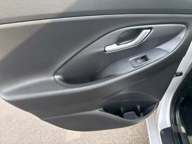 Used 2018 Hyundai Elantra GT image 16