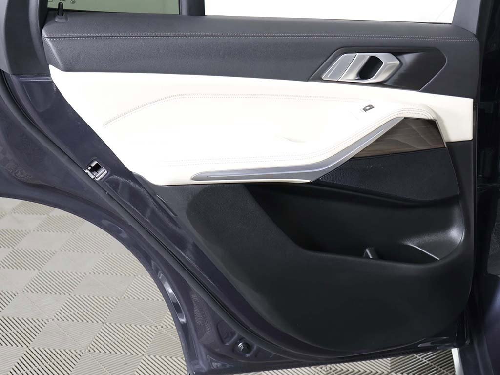 Used 2021 BMW X5 xDrive40i w/ Premium Package 2 image 30