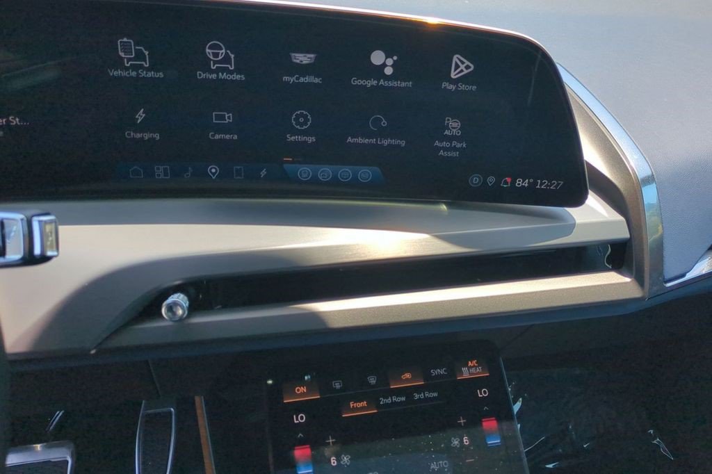 Certified 2026 Cadillac Vistiq Premium Luxury AWD/4WD image 17
