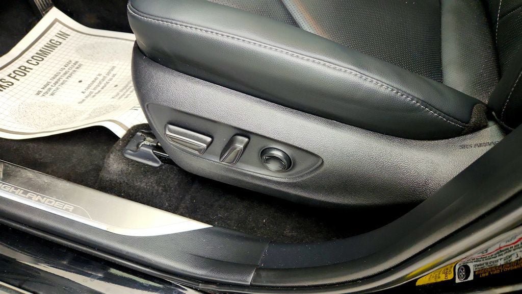 Used 2025 Toyota Highlander Platinum AWD/4WD image 12
