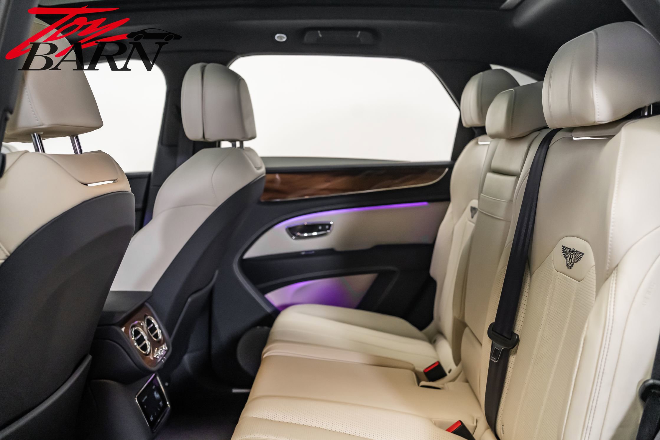 Used 2021 Bentley Bentayga image 50