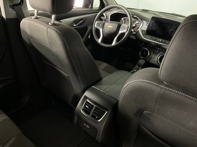 Used 2025 Chevrolet Blazer LT AWD/4WD image 32