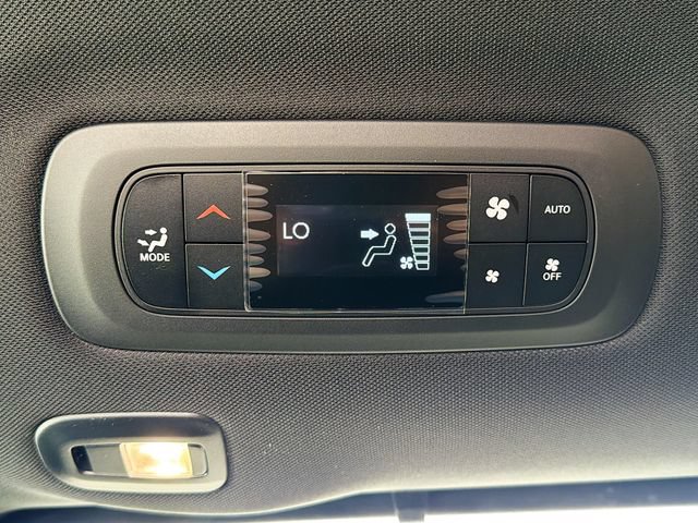 New 2027 Chrysler Pacifica Limited FWD image 26