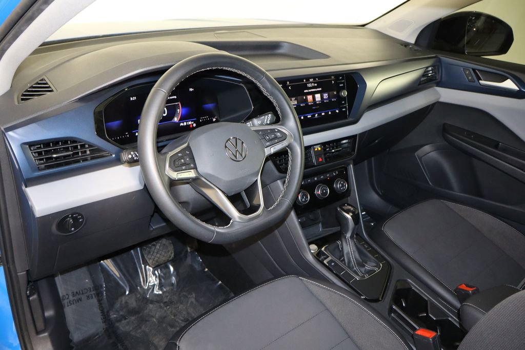 Used 2023 Volkswagen Taos SE w/ Panoramic Sunroof Package image 28
