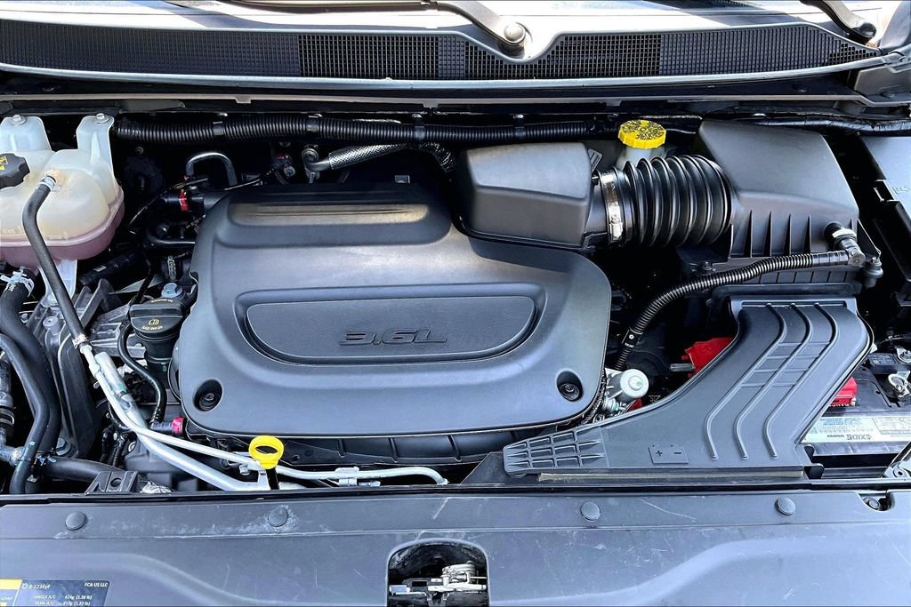 Used 2023 Chrysler Voyager LX FWD image 21