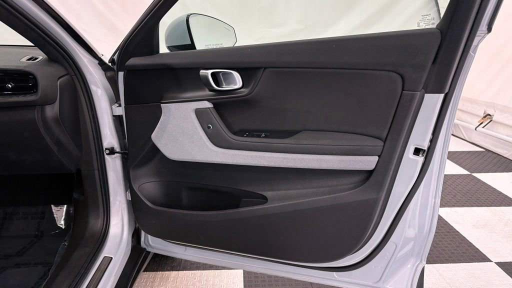 Used 2024 Polestar Polestar 2 image 24