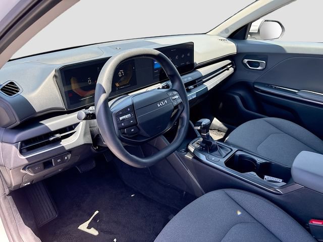 Used 2025 Kia K4 FWD image 9