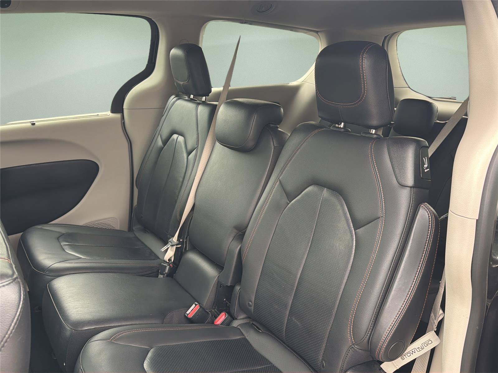 Used 2019 Chrysler Pacifica Touring-L FWD image 27
