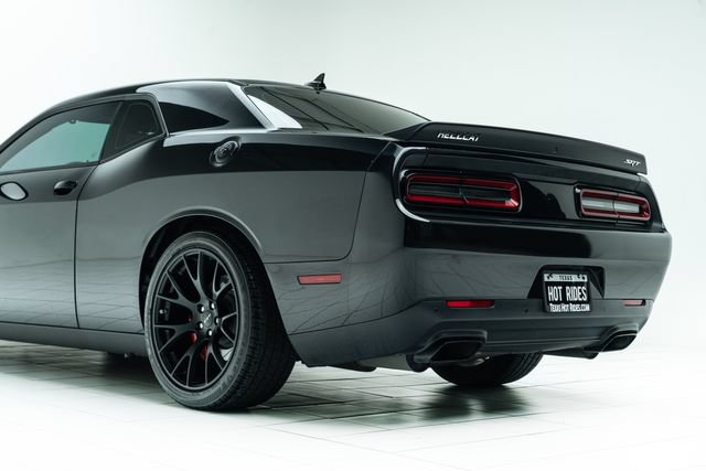 Used 2015 Dodge Challenger SRT Hellcat RWD image 20