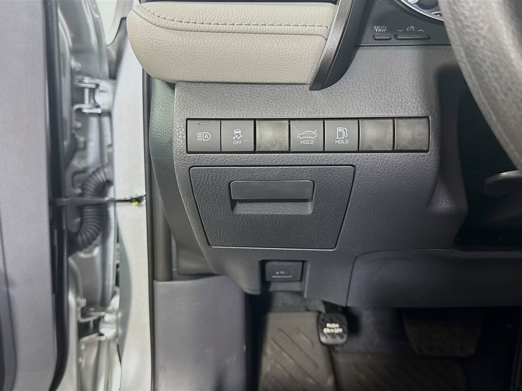 Certified 2024 Toyota Camry LE image 10