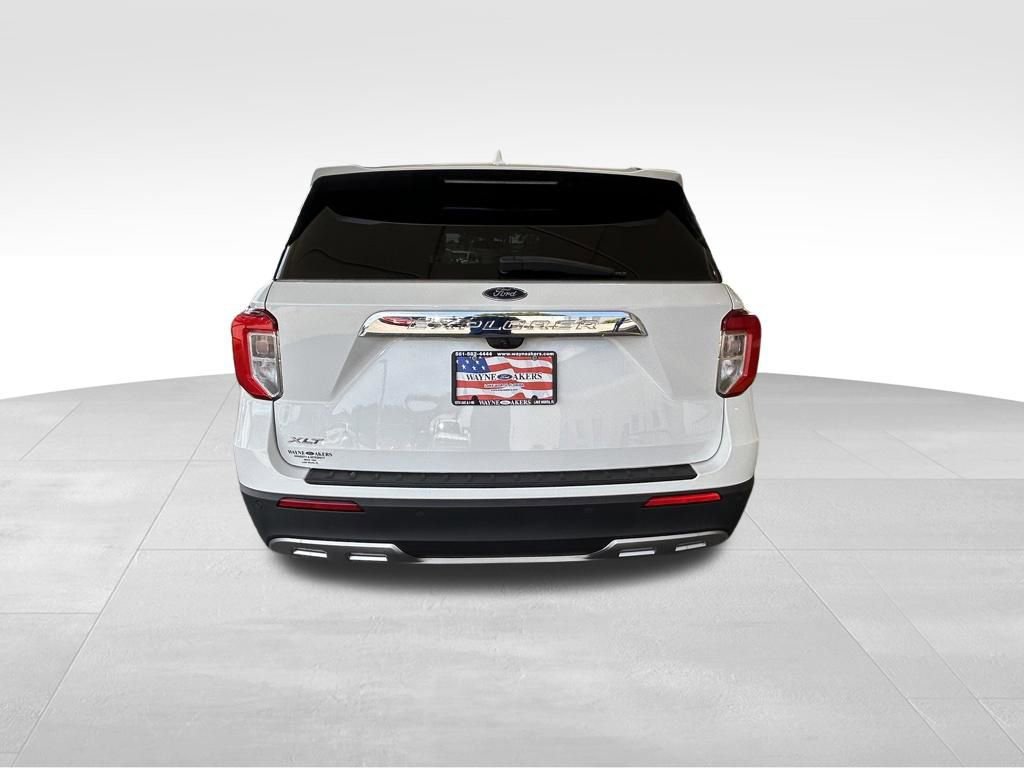 Certified 2023 Ford Explorer XLT w/ Equipment Group 202A RWD image 5