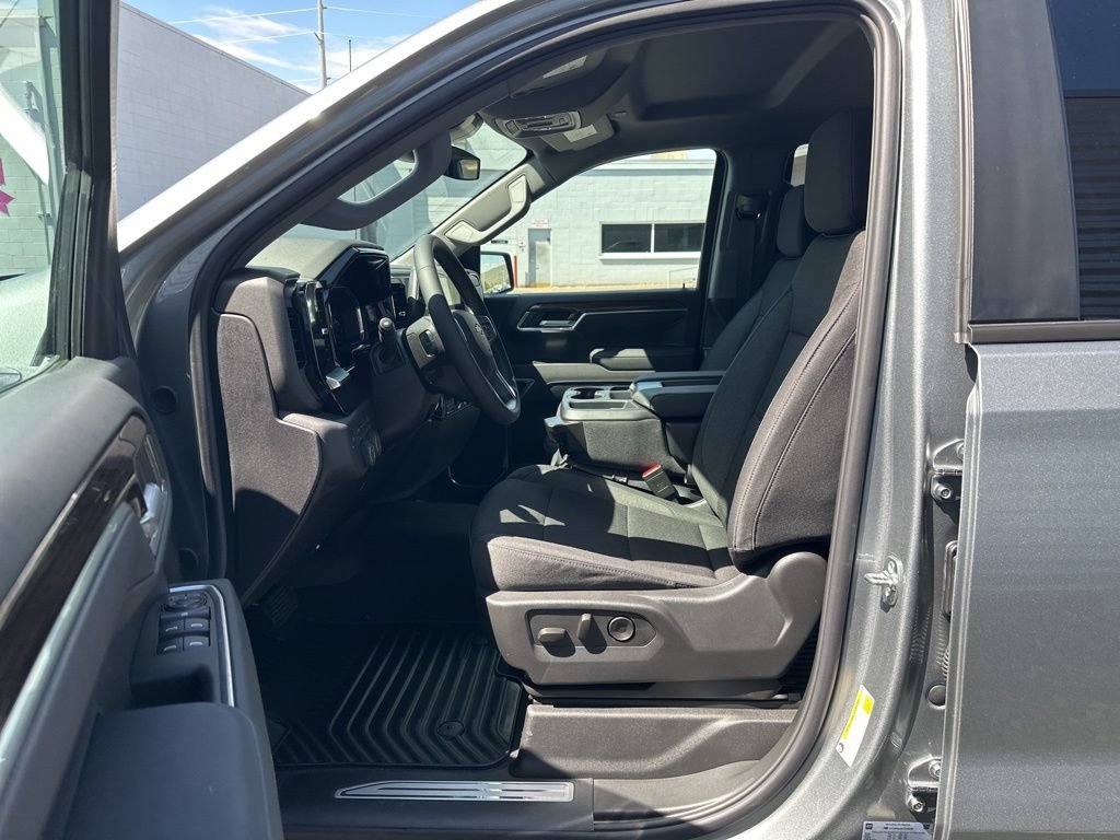 New 2026 Chevrolet Silverado 1500 LT w/ Z71 Off-Road Package AWD/4WD image 15