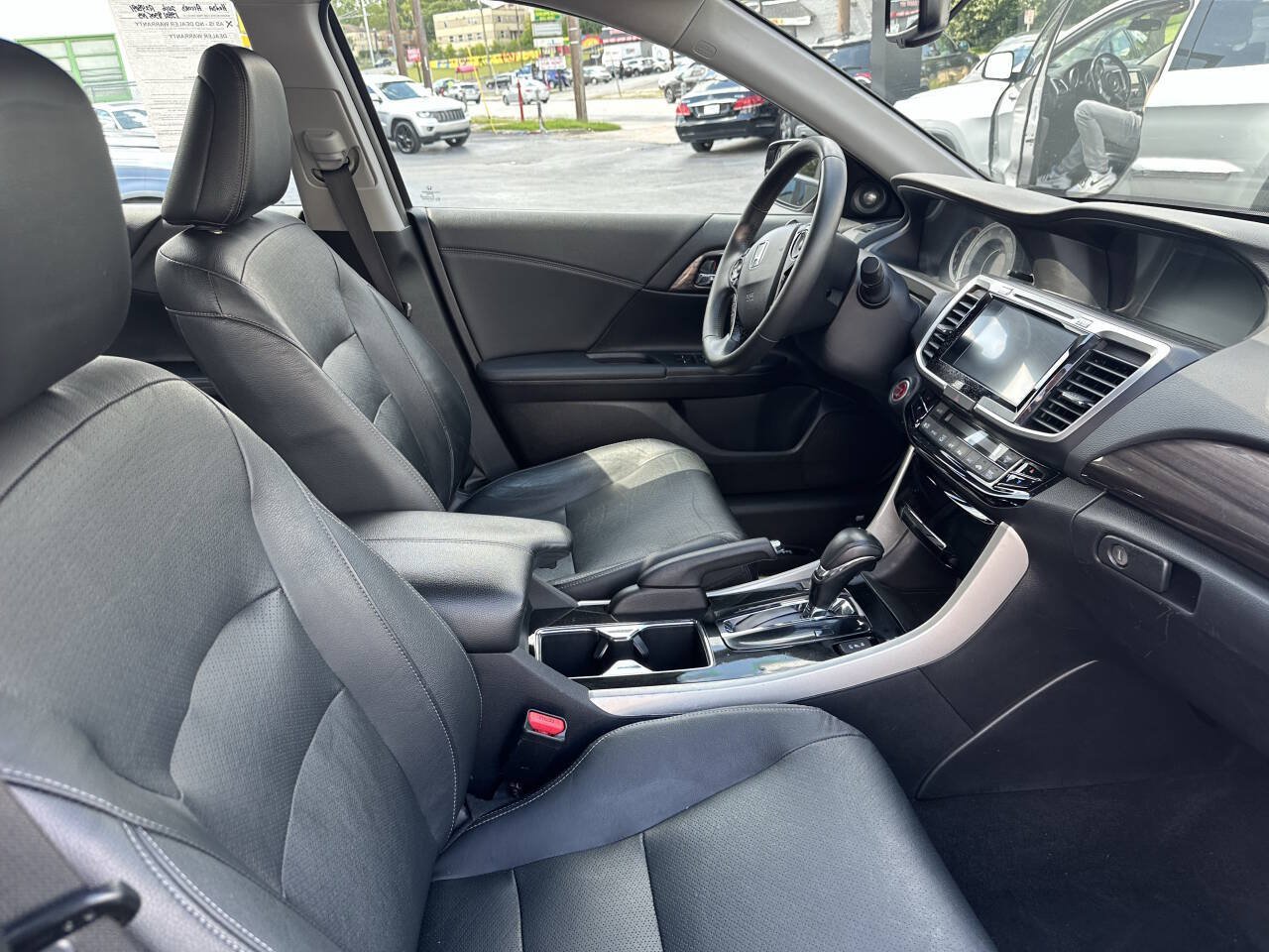Used 2016 Honda Accord EX-L image 16