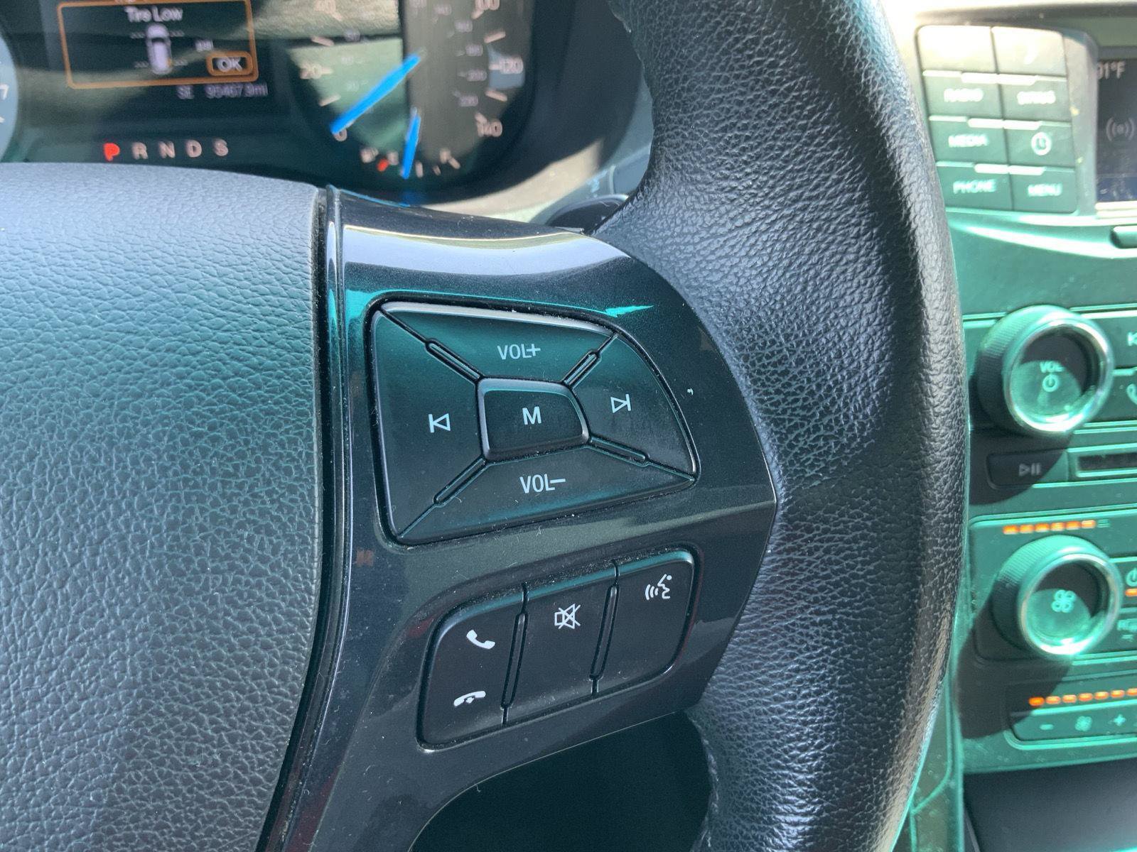 Used 2017 Ford Explorer XLT FWD image 28