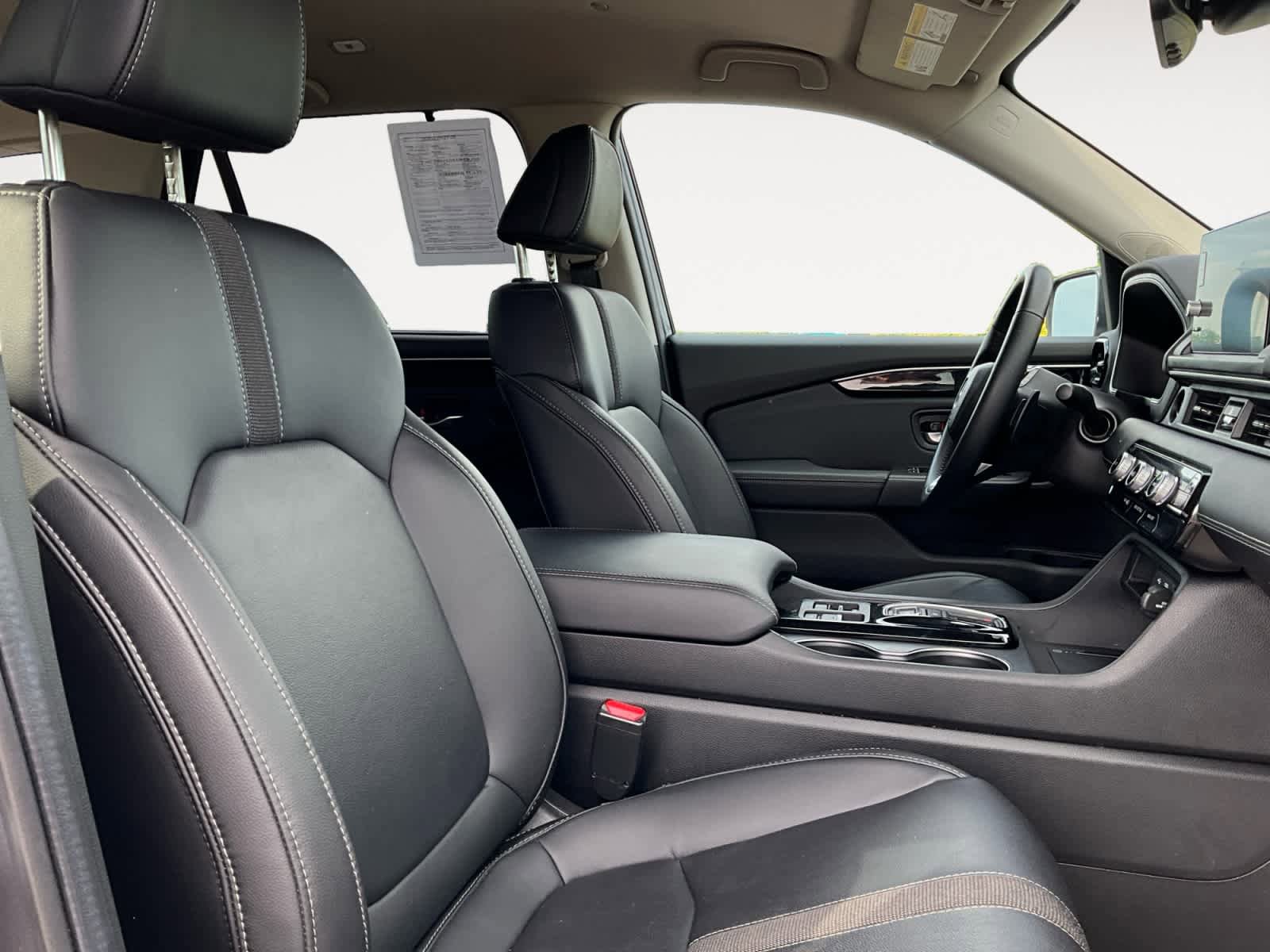 Used 2025 Honda Pilot EX-L image 17