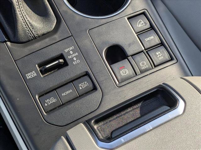 Used 2023 Toyota Highlander XLE image 13