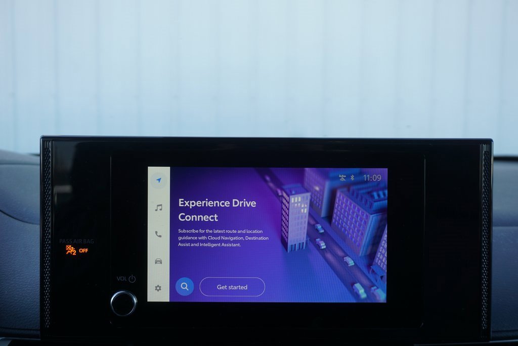 Used 2025 Toyota Sienna LE image 10