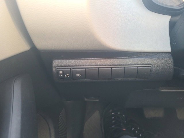 Used 2021 Toyota Corolla LE image 25