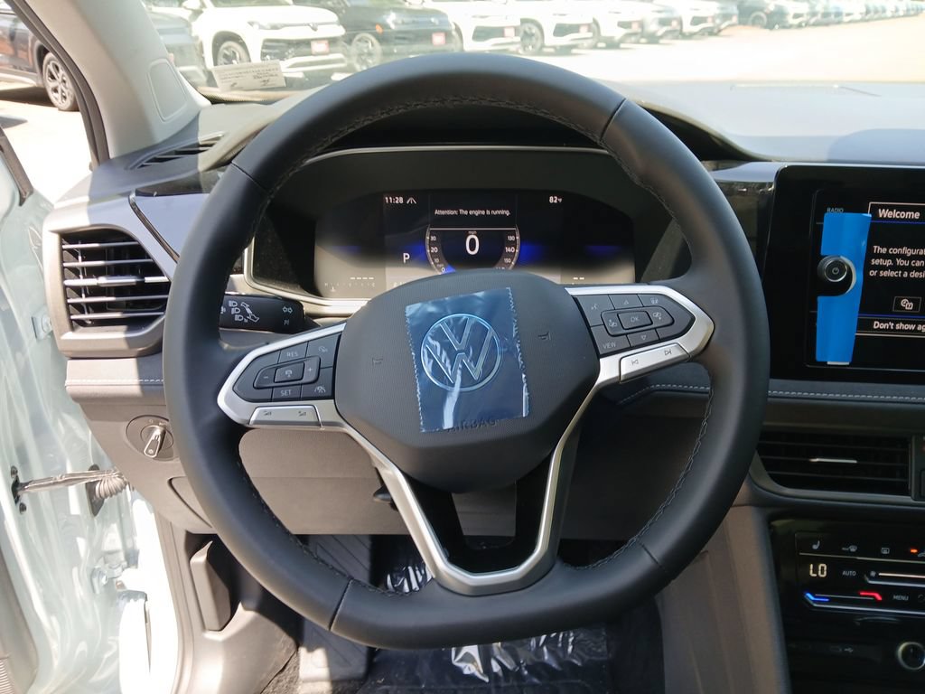 New 2026 Volkswagen Taos SE AWD/4WD image 14