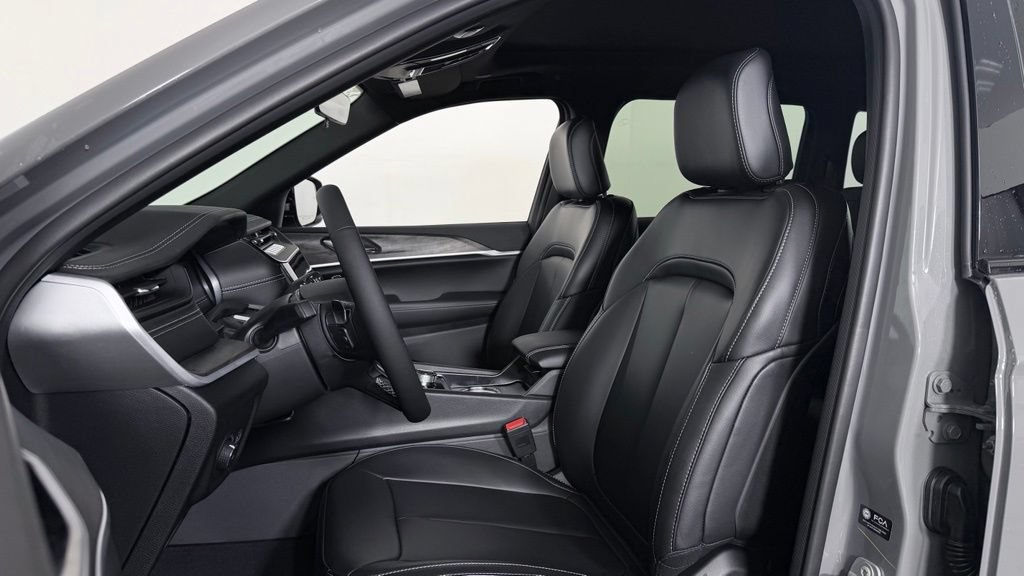 New 2027 Jeep Grand Cherokee Limited AWD/4WD image 15