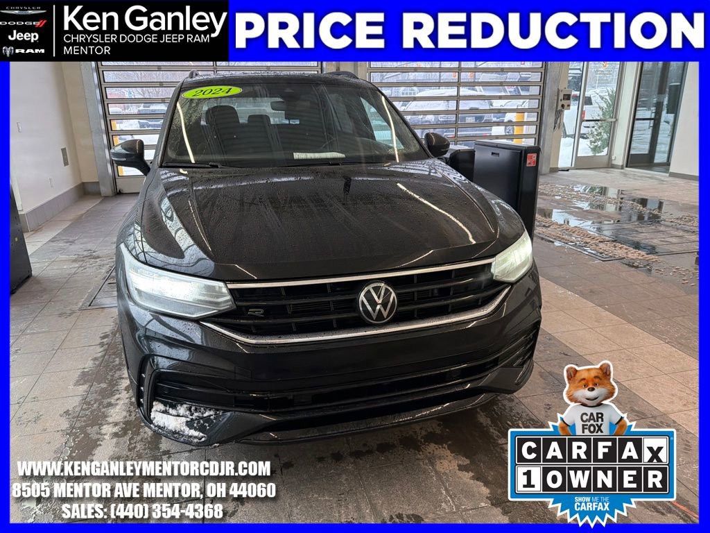 Used 2024 Volkswagen Tiguan SE R-Line image 2