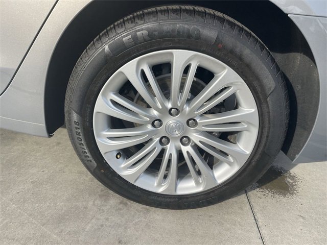 Used 2019 Buick LaCrosse Essence w/ Sights and Sounds Package image 33